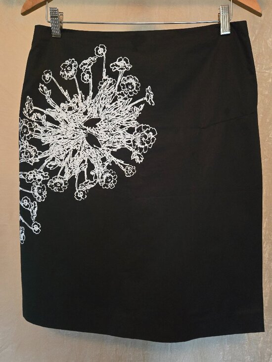 Dkny Dresses & Skirts - DKNY Black Floral Graphic Print Pencil Skirt Side Slit Sz10 100% Cotton